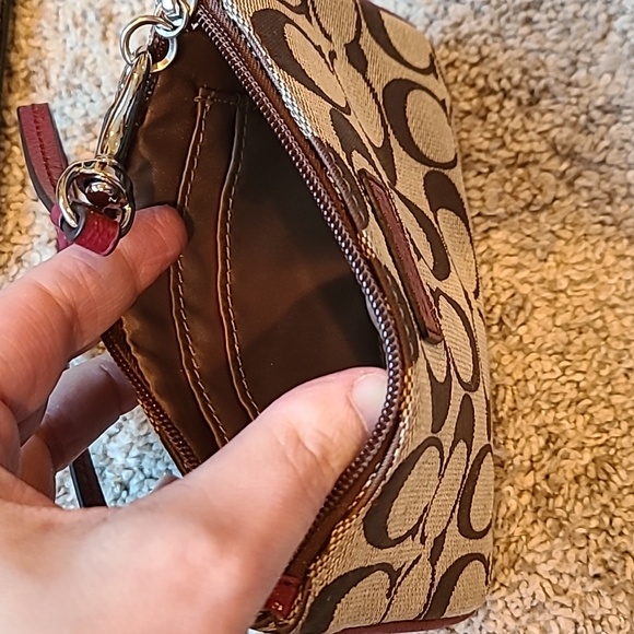 🎉HP🎉 Coach Wristlet Bundle, Wool herringbone, Red and Tan Coach Design - Picture 4 of 13